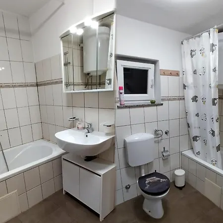 Apartma Val - Marburg